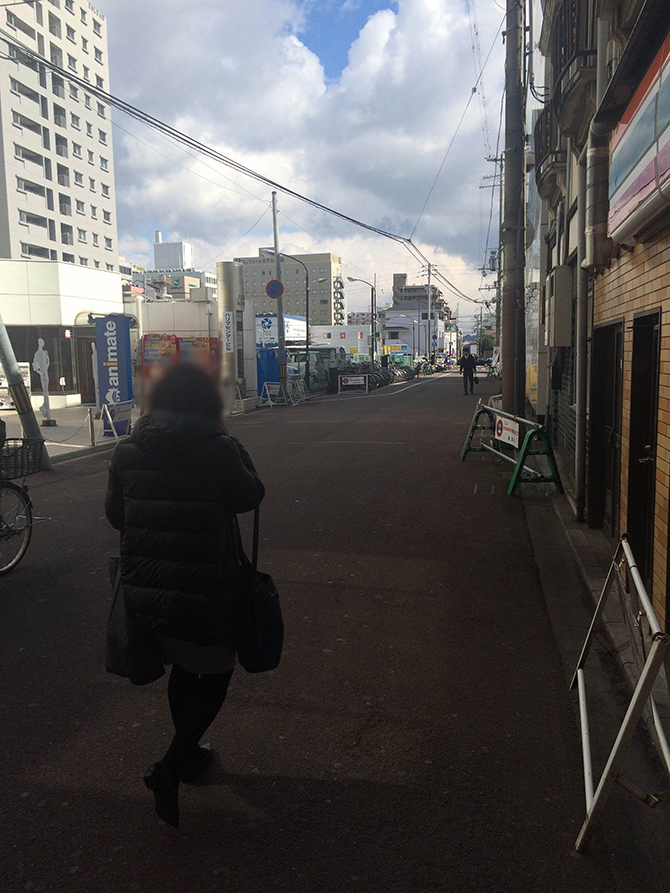 アニメイトの看板が見えますので、同ビル３Fにカードラボがあります。